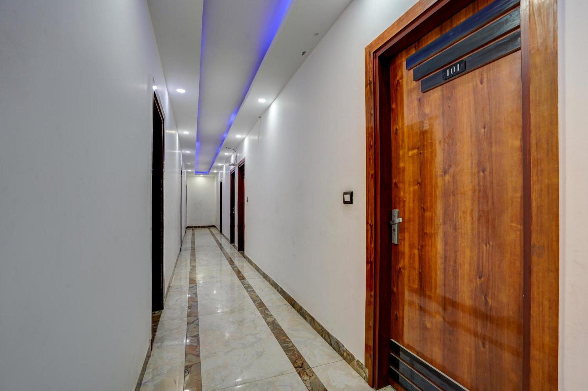 Hotel Hight Krone A Family Hotel Near Igi Airport Delhi Nowe Delhi Zewnętrze zdjęcie