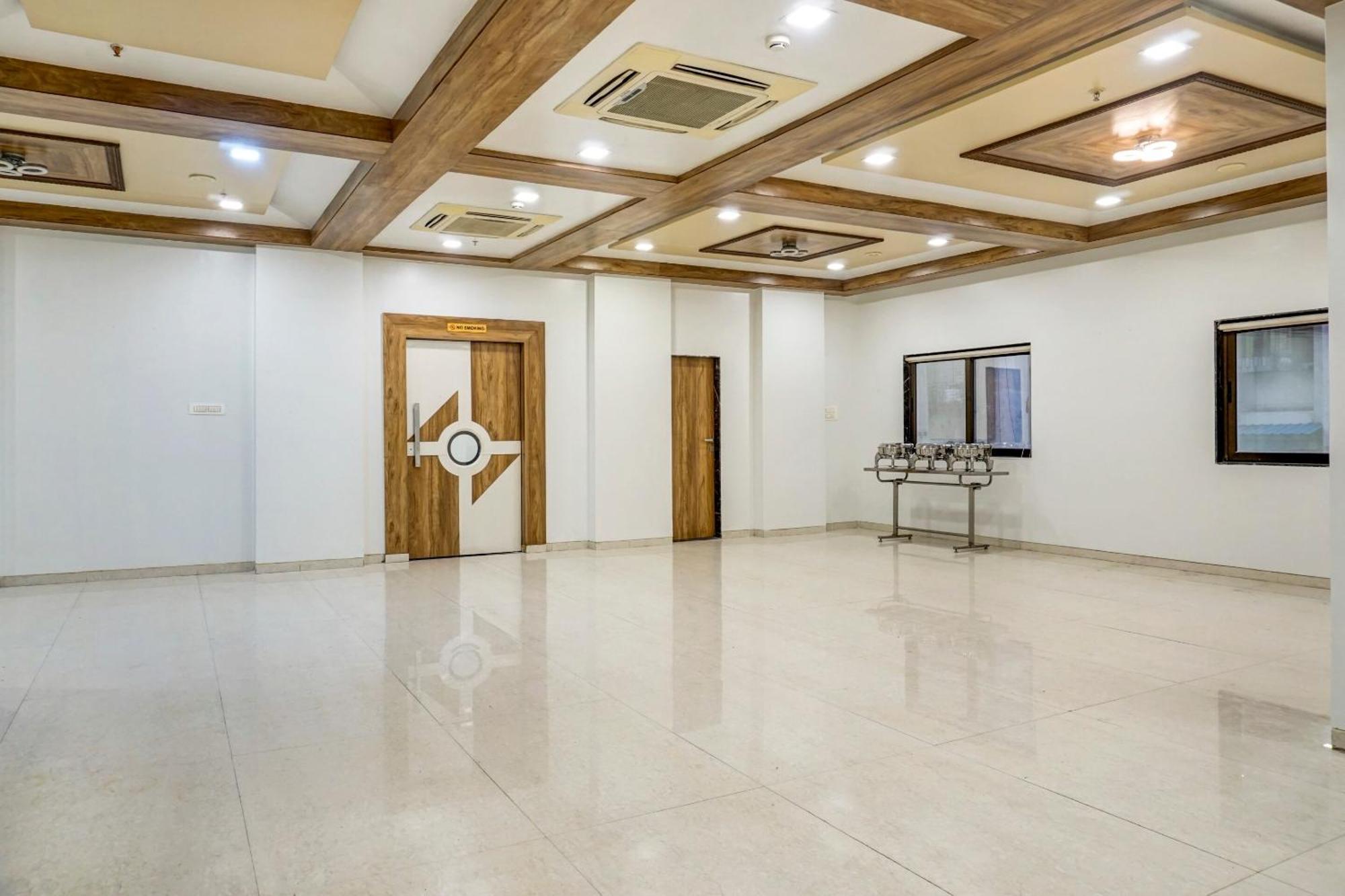 Hotel Hight Krone A Family Hotel Near Igi Airport Delhi Nowe Delhi Zewnętrze zdjęcie
